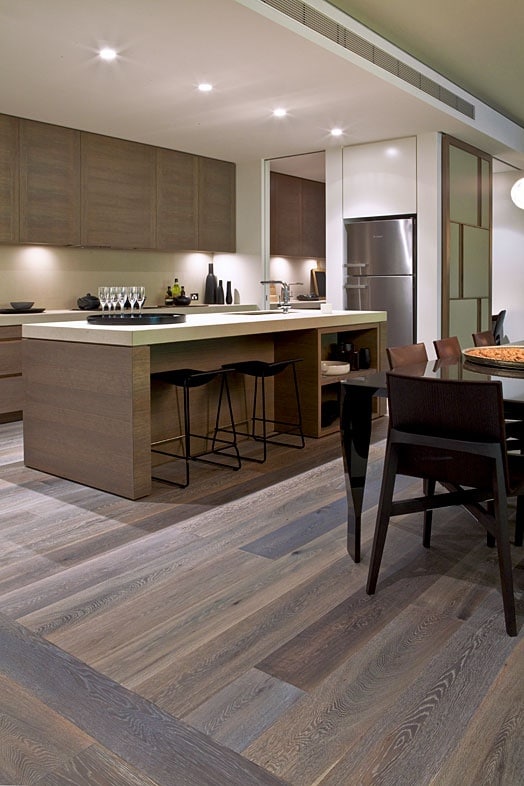 Du parquet dans la cuisine : pourquoi pas? Grise cuisine inspiration