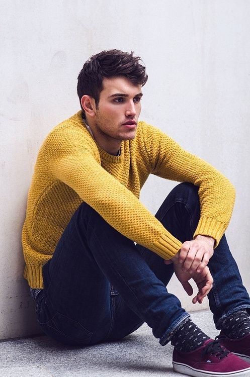 pull d'homme jaune moutarde