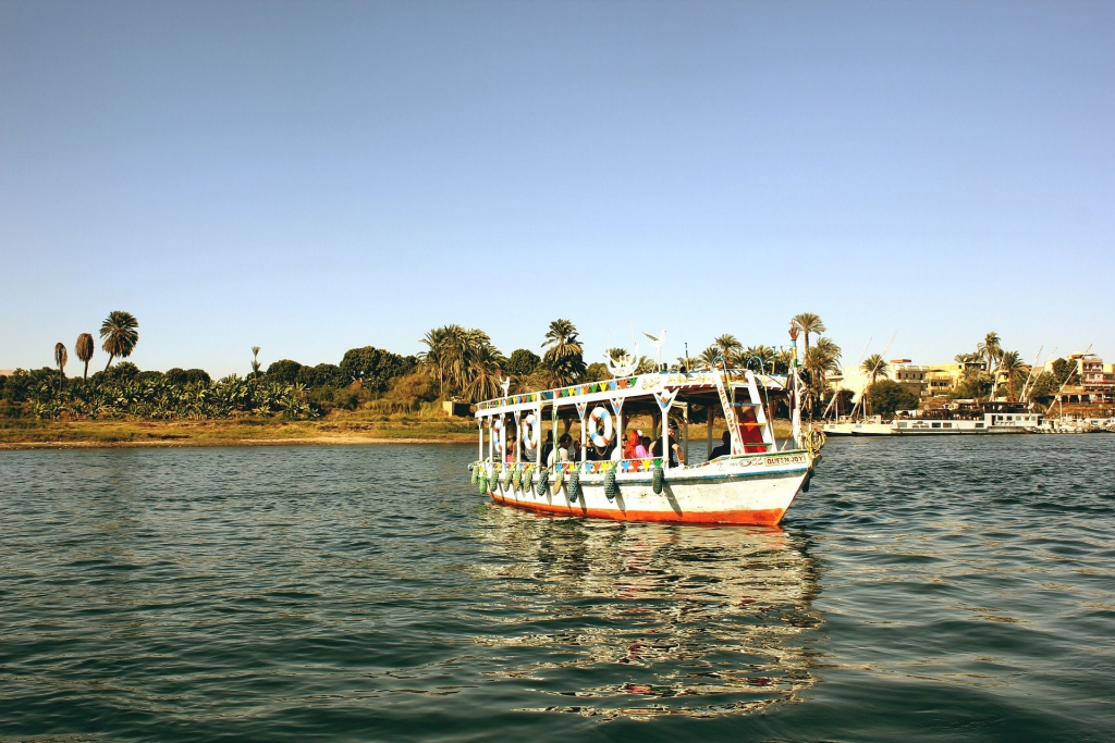 Les premiers stores sont apparus au bord du Nil, pendant l'Antiquité.